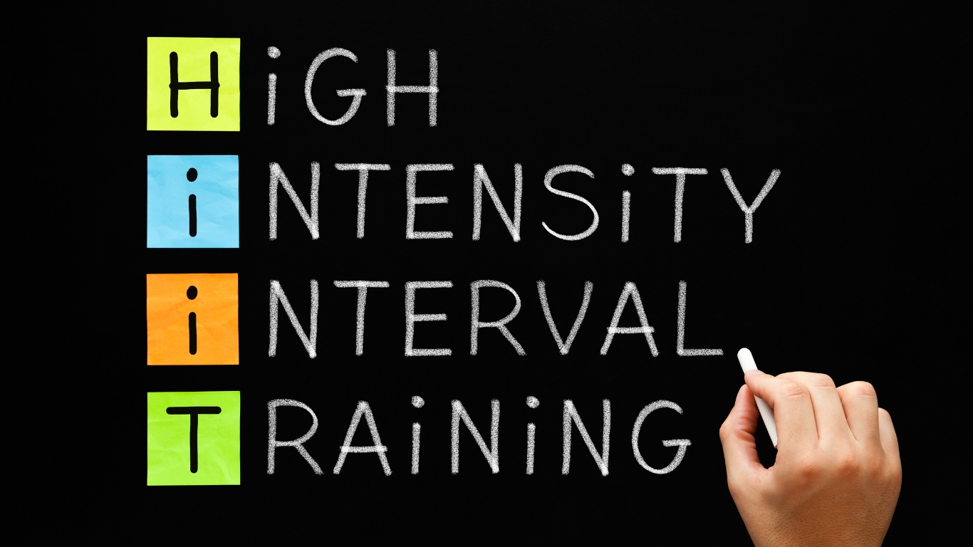 HIIT oder LISS? So findest du das beste Cardio-Workout für deine Ziele
